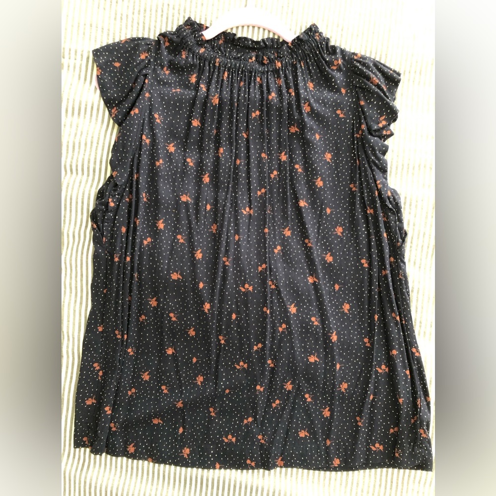 Gap Ruffled Cap Sleeved Blouse EUC Size L